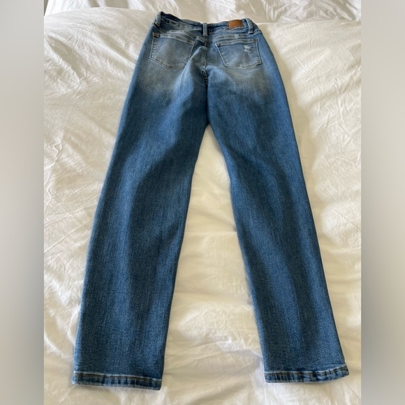 Judy Blue | Boyfriend Fit Jeans | Size  3/26 | Distressed Medium Wash - Picture 7 of 9